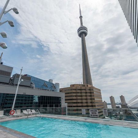 Luxury Condo On Cn Tower 토론토 외부 사진
