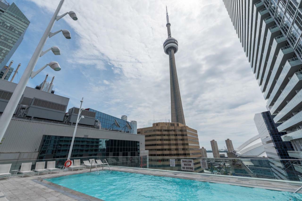 Luxury Condo On Cn Tower 토론토 외부 사진