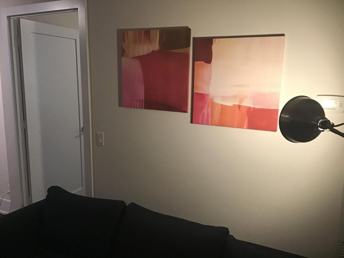 Luxury Condo On Cn Tower 토론토 외부 사진