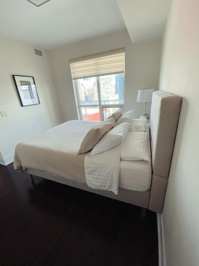 Luxury Condo On Cn Tower 토론토 외부 사진