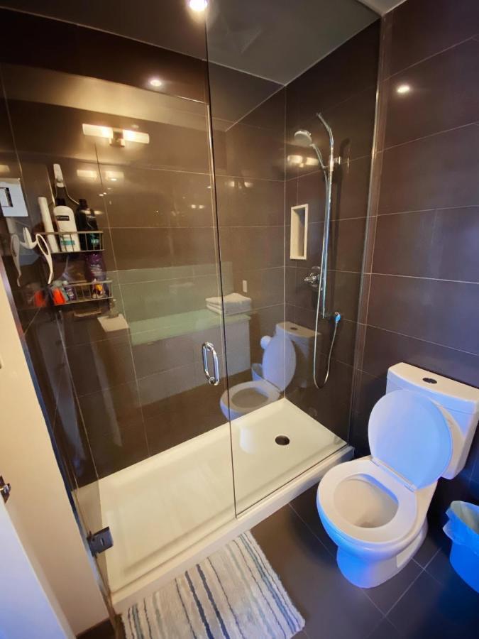 Luxury Condo On Cn Tower 토론토 외부 사진
