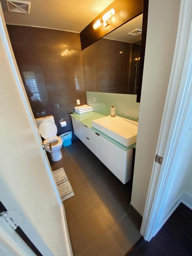 Luxury Condo On Cn Tower 토론토 외부 사진